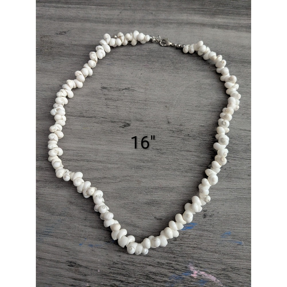Vintage White Puka Shell Necklace Choker 16 Inch Beach Boho Coastal Jewelry